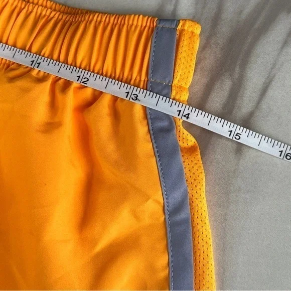 Nike NWT Running 3 Inch Dri-Fit Icon Tempo Womens Size Small Shorts DX0177-717 - Picture 4 of 9